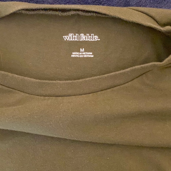Army green crop top, medium, brand new condition, never worn - Picture 3 of 3